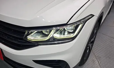 Volkswagen Tiguan 2022, 101651 км, за 20716.62 USD - фото 22