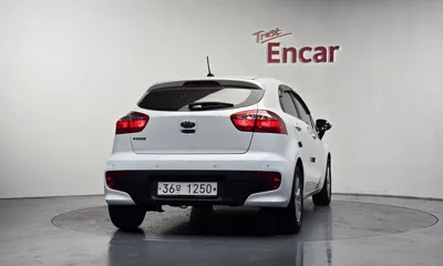 Kia Pride 2015, 106023 км, за 3735.07 USD