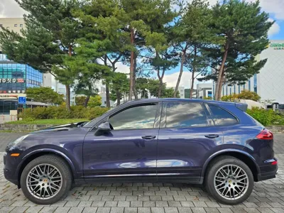 Porsche Cayenne 2018, 101016 км, за 15622.95 USD