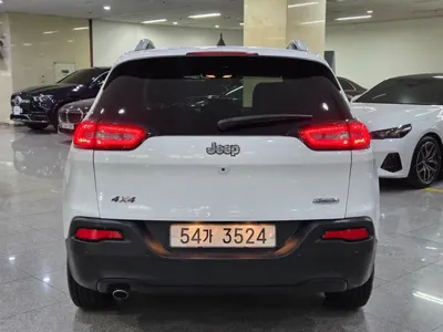 Jeep Cherokee 2016, 43651 км, за 6279.75 USD