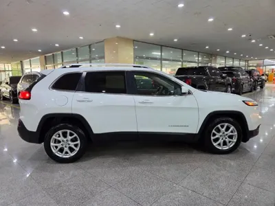 Jeep Cherokee 2016, 43651 км, за 6279.75 USD