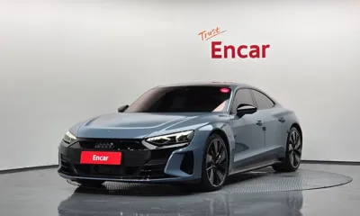 Audi e-tron GT · 2022 год