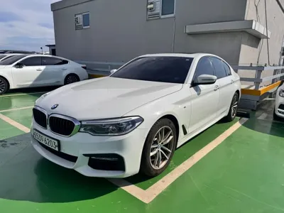 BMW 5-Series · 2017 год