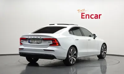Volvo S60 2025, 12356 км, за 29539.19 USD