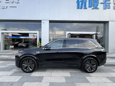 Li Auto Li L8 2025, 7000 км, за 42814.8 USD