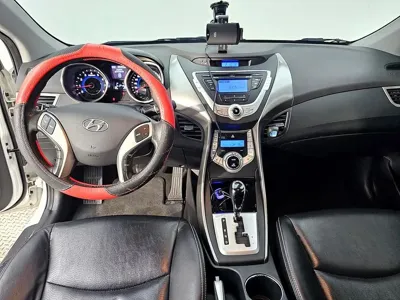 Hyundai Avante 2012, 98396 км, за 2143.32 USD