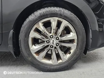 Kia Canival 2016, 131704 км, за 9376.83 USD