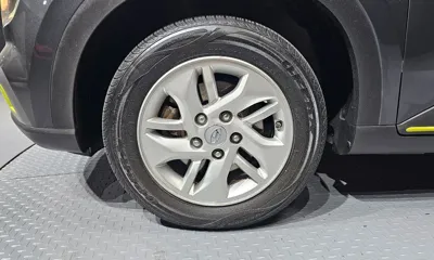 Hyundai Venue 2020, 121653 км, за 8527.24 USD