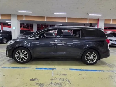 Kia Canival 2019, 106052 км, за 7417.62 USD