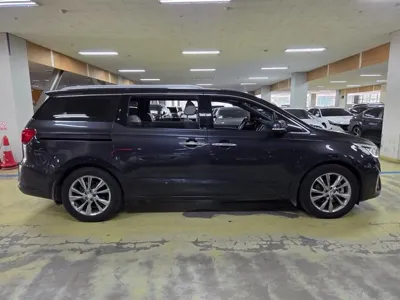 Kia Canival 2019, 106052 км, за 7417.62 USD