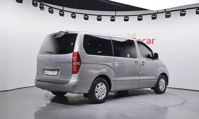 Hyundai Starex 2017, 71601 км, за 8782.21 USD