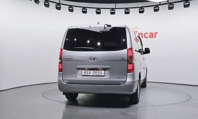 Hyundai Starex 2017, 71601 км, за 8782.21 USD