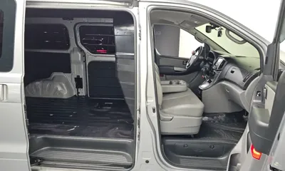 Hyundai Starex 2017, 71601 км, за 8782.21 USD - фото 12