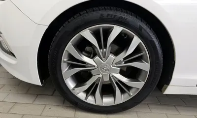Hyundai Sonata 2015, 113419 км, за 5785.61 USD