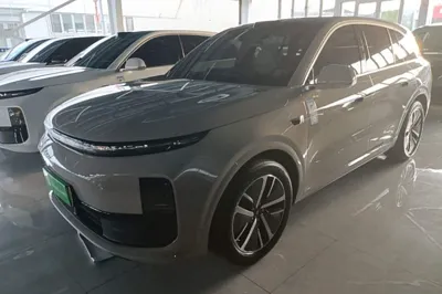 Li Auto L6 · 2024 год