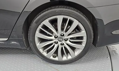 Hyundai Genesis 2016, 132410 км, за 5944.56 USD