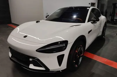 Xiaomi Auto YU7 · 2025 год