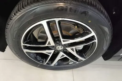 MG ES5 2025, 34500 км, за 14143 USD - фото 11