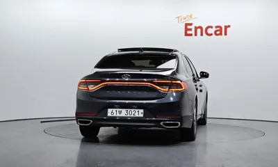 Hyundai Grandeur 2018, 33345 км, за 13148.33 USD
