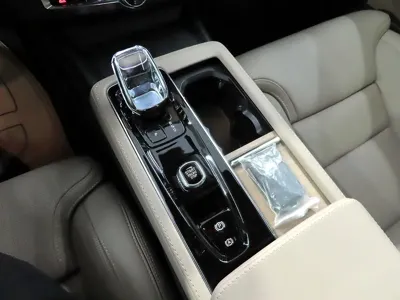 Volvo S90 2026, 1612 км, за 39057.37 USD - фото 9