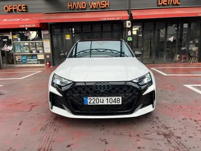 Audi RS3 2025, 3500 км, за 54155.18 USD