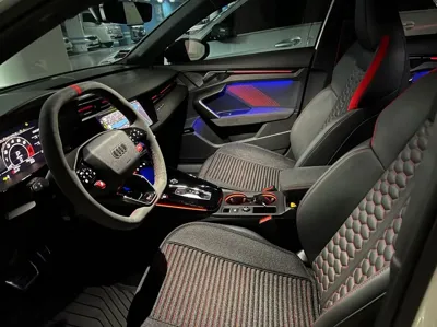 Audi RS3 2025, 3500 км, за 53721.41 USD - фото 8