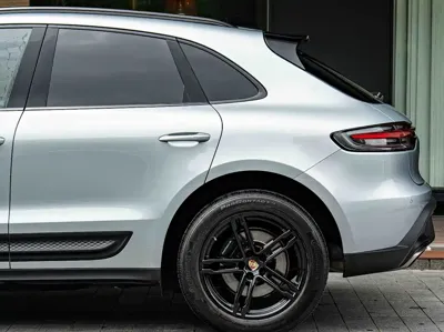 Porsche Macan 2023, 38000 км, за 49874.99 USD