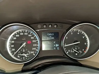 Mercedes-Benz R-Class 2017, 137400 км, за 11967.05 USD - фото 12