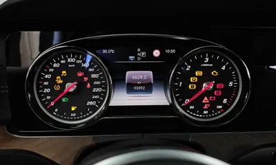 Mercedes-Benz E-Class 2019, 93092 км, за 16511.73 USD - фото 8