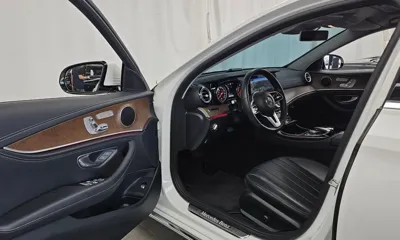 Mercedes-Benz E-Class 2019, 93092 км, за 16511.73 USD - фото 10