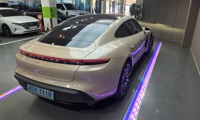 Porsche Taycan 2021, 59593 км, за 61889.28 USD