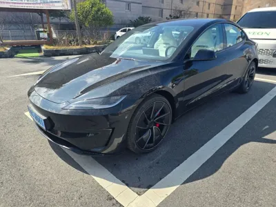 Tesla Model 3 2026, 300 км, за 33029.33 USD