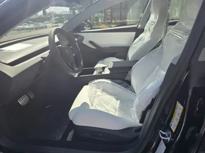 Tesla Model 3 2026, 300 км, за 33029.33 USD - фото 8