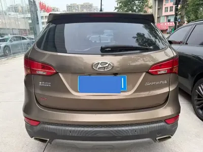 Hyundai Santa Fe 2013, 150000 км, за 2912.63 USD