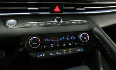 Hyundai Avante 2023, 17719 км, за 17876.87 USD - фото 28