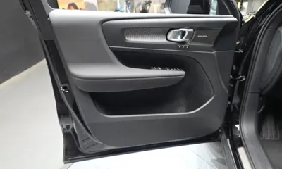 Volvo XC40 2025, 1359 км, за 33047.13 USD - фото 24