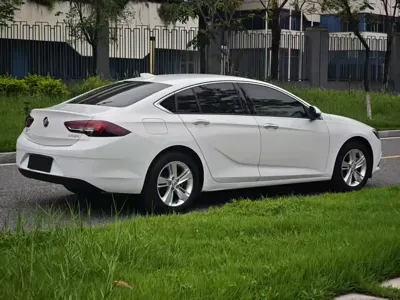 Buick Regal 2018, 61000 км, за 5414.84 USD