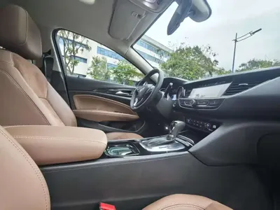 Buick Regal 2018, 61000 км, за 5414.84 USD