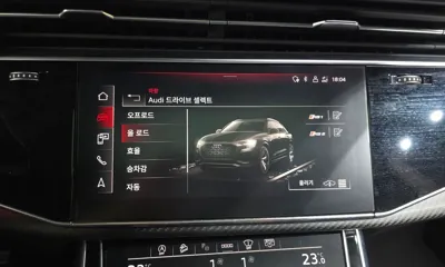 Audi RSQ8 2022, 29824 км, за 66955.5 USD - фото 31