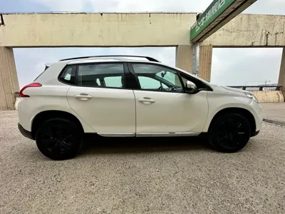Peugeot 2008 2015, 89000 км, за 1368.43 USD