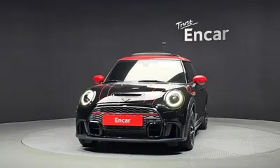 MINI Cooper 2022, 49341 км, за 13586.42 USD