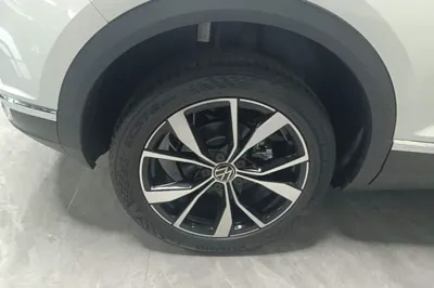 Volkswagen T-Roc 2025, 200 км, за 16530 USD - фото 11