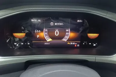 Volkswagen T-Roc 2025, 200 км, за 16530 USD - фото 14