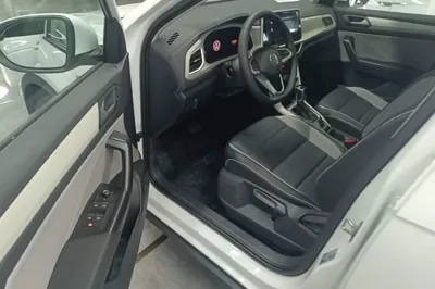 Volkswagen T-Roc 2025, 200 км, за 16530 USD - фото 18
