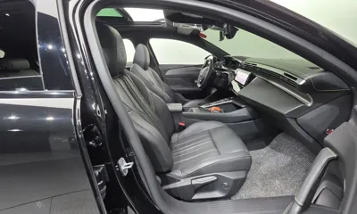 Peugeot 308 2023, 15675 км, за 21498.38 USD - фото 10