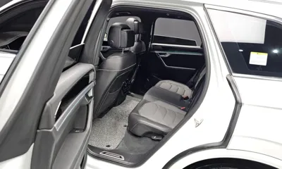 Volkswagen Touareg 2023, 28984 км, за 46934.49 USD - фото 12