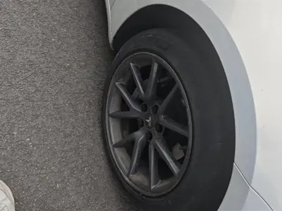 Tesla Model 3 2023, 36000 км, за 28987.08 USD - фото 6