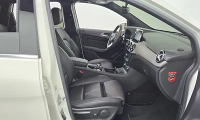 Mercedes-Benz B-Class 2018, 18437 км, за 10986.15 USD - фото 26