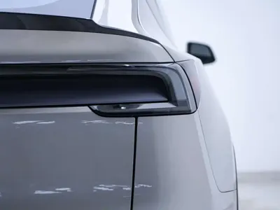 Tesla Model Y L