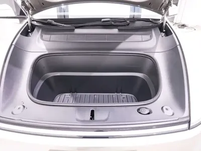 Tesla Model Y L